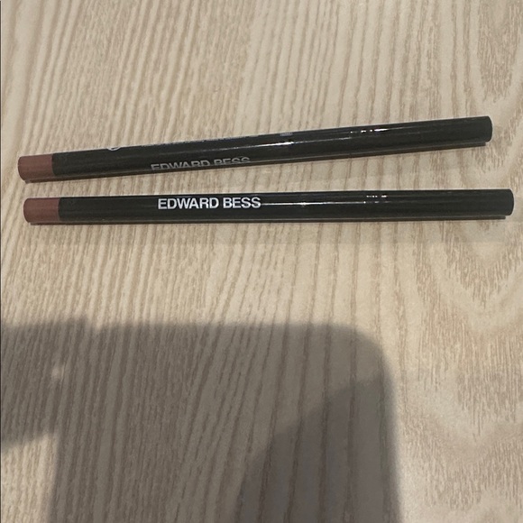 Edward Bess Natural Defining Lip Liner Natural 01 - Picture 5 of 5